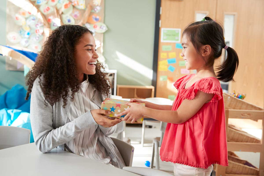 Top 11 Holiday Gift Ideas for Teachers